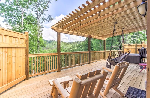 Sevierville Cabin | Hot Tub & Loft: Mountain-View Sevierville Cabin