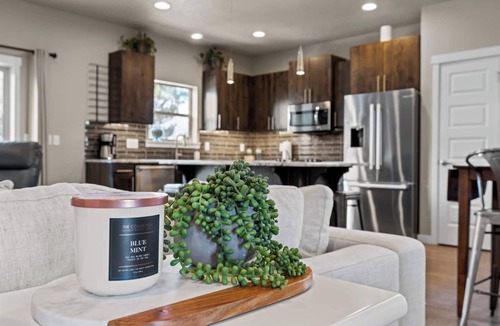 Southeast Boise House | Hot Tub-Modern-Central