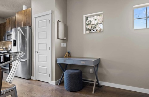 Southeast Boise House | Hot Tub-Modern-Central