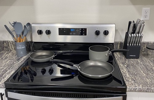 Hatfield House | Hot Tub Mountainside 2-BR Cabin near Mena