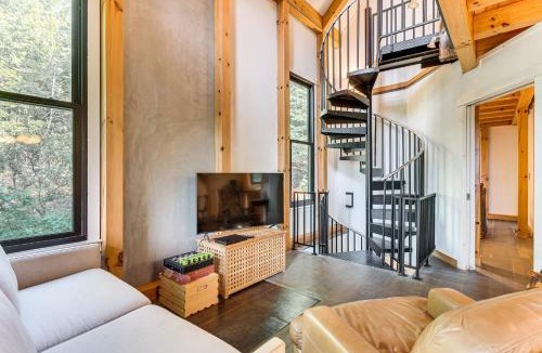 Old Fort House | Hot Tub & Mtn Views: Modern Old Fort Hideaway!