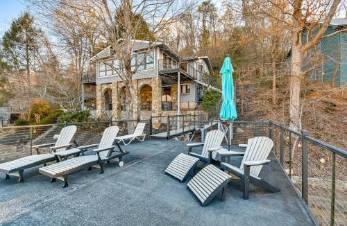 Lake Lure House | Hot Tub + Mtn Views! Rumbling Bald Resort Cabin