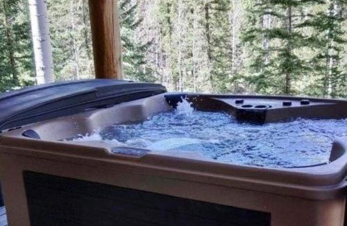 Greer House | Hot Tub & Mtn Views: Woodsy Cabin in Greer