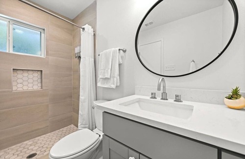 San Leanna House | Hot Tub|Office|3BRs|Private Yard|Pets Welcome