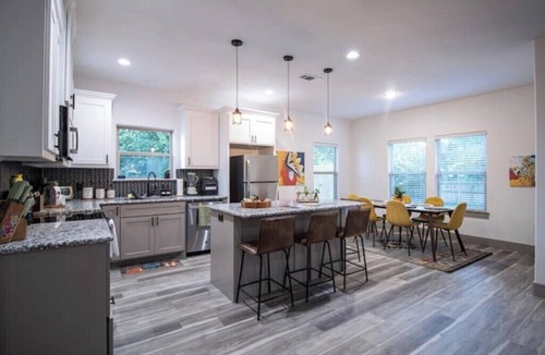 Denison House | Hot Tub Paradise: Fire Pit - BBQ - Family/Couples