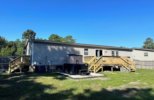 Bogue House | Hot Tub, Pet Friendly, 3 miles to Emerald Isle, fully fenced yard.