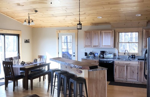 McHenry Cabin | Hot tub-petfriendly-firepit-pool table-bar-3+acres