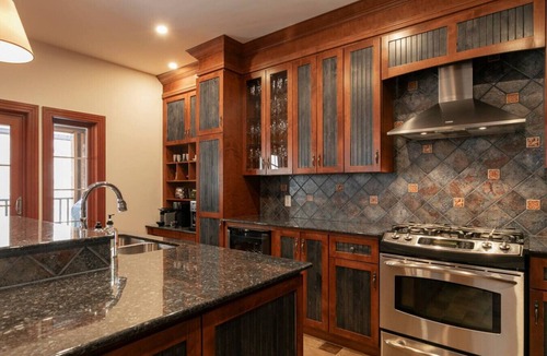 Mont-Tremblant Ski Chalet | HOT TUB - Ping-Pong - BBQ Terrace - Free Shuttle