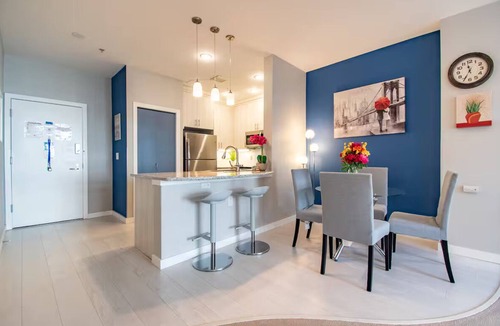 Belltown Condo | Hot-Tub, Pool, Sauna, Reserved Parking, Condo