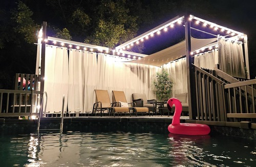 Rideau Heights House | Hot Tub Relax Haven + Firepit & Gameroom
