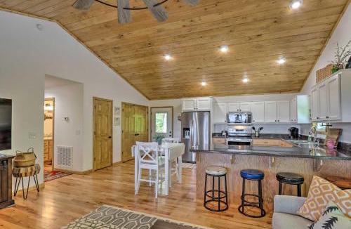 Marble House | Hot Tub Relaxation and Mtn View Sky Blue Overlook