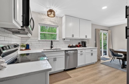 Weldon Spring Heights House | Hot Tub Retreat. 2 King Beds. Game Room Fun
