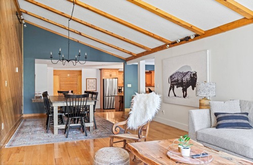 Johnson House | Hot tub, sauna, arcade, 18 acres