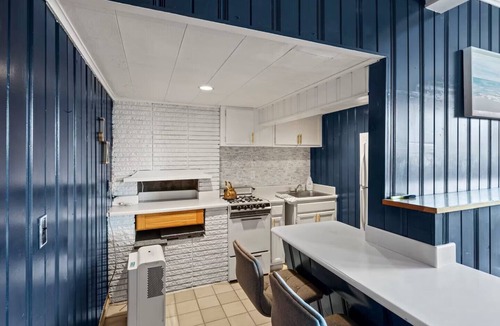 Canandaigua House | Hot tub, Sauna, Canandaigua Lake, Pool Table