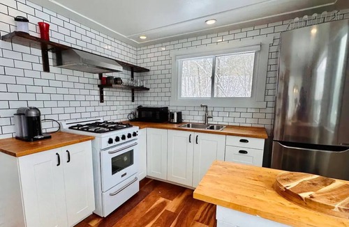 Minden House | Hot tub & sauna Charming Cottage in Mindennn