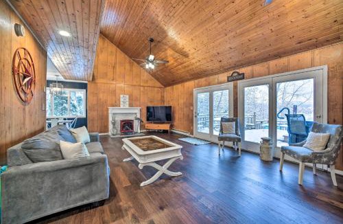 Athens House | Hot Tub: Secluded Hideaway on Sleepy Hollow Lake