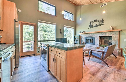 Truckee Cottage | Hot Tub & Ski Shuttle: Northstar Resort House