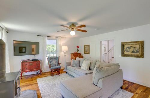 Marshall House | Hot Tub Soaks & Fireside Nights! Marshall Cottage