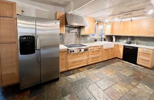 McNeil House | Hot Tub Stylish Luxe Large 11beds Grill/Foosball