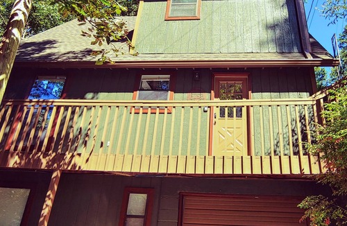 Almond House | HOT TUB, Swimming/Fishing Lake, Mountain ViewsnnThe Happy Appalachian