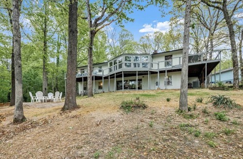 Bella Vista House | Hot Tub · Trail to Lake · Sleeps 15 · Pets OK