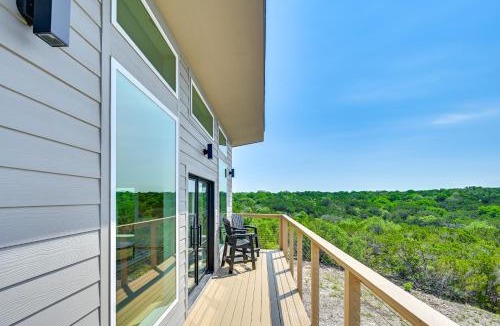 Valley Mills House | Hot Tub & Valley Views: Hidden Gem in Texas