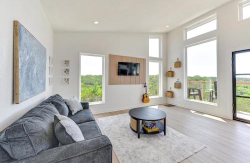 Valley Mills House | Hot Tub & Valley Views: Hidden Gem in Texas