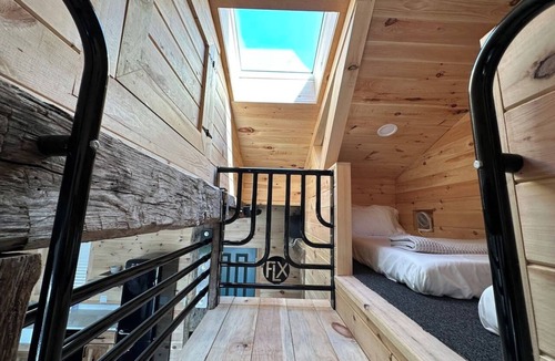 Burdett House | Hot Tub w/Lake Views & Fast Wi-Fi