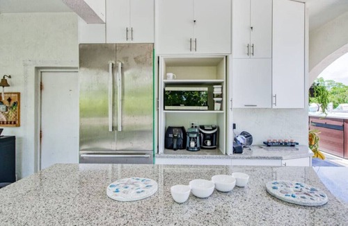 Twin Lakes Apartment | Hot Tub | Waterfront | Pet Friendly