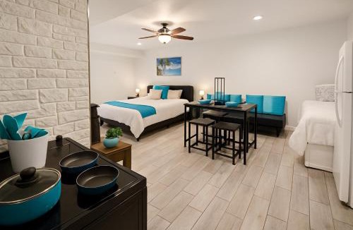 Kernersville House | Hot Tub WiFi Gym Firepit Kitchen