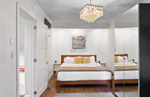 Broadview North Villa | Hot Tub with Backyard Play Area