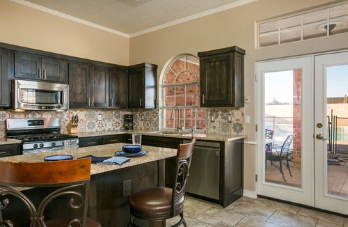 Westside House | Hot tub with city views n -NO PARTIES ALLOWED-