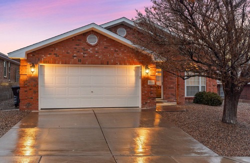 Westside House | Hot tub with city views n -NO PARTIES ALLOWED-