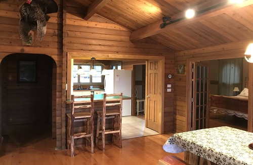 French Lick Cabin | Hot Tub with private views! Southern Grace Cabin 5 Star CLEAN! by Patoka Lake!