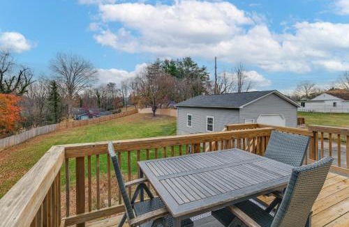 Cave Spring House | Hot Tub & Yard: 'Temptation Stays' Home in Roanoke