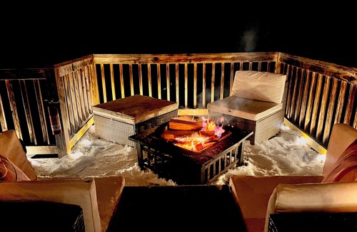 East Stroudsburg Cabin | Hot Tub/Sauna/Fire pits/xl deck - Lovers Edge A-Frame