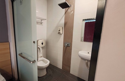 Kampung Kuala Pari Hotel | Hotel 18, Ipoh Aeon Mall