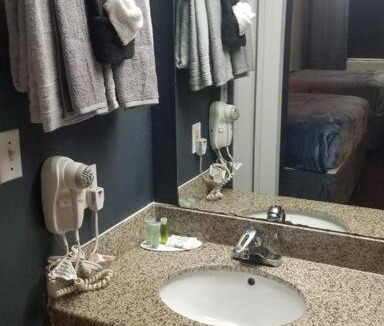 Stillwater Apartment | Hotel 2 Queen Beds Hotel Room 128 Booking