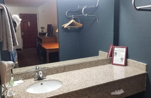 Stillwater Apartment | Hotel 2 Queen Beds Room 231 Booking