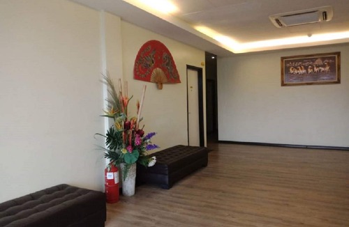 Bukit Beruntung Hotel | Hotel 77