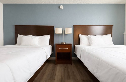 Fergus Falls Hotel | Hotel 8
