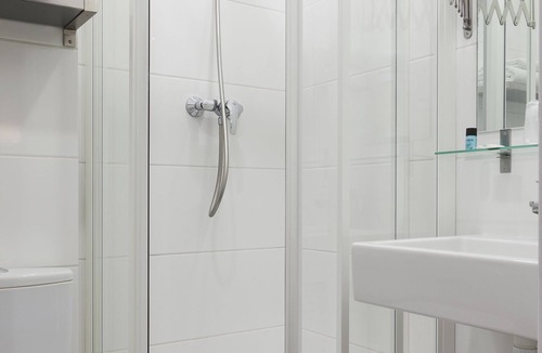 Villebon-sur-Yvette Hotel | Hotel Acadie Les Ulis