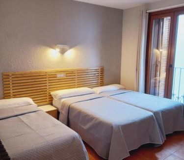 Jaca Hotel | Hotel Acebo Plaza Mayor