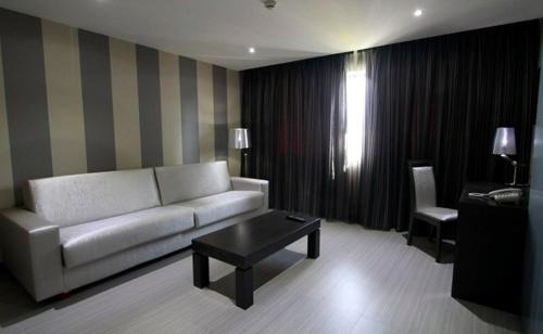 Hoznayo Hotel | Hotel Adelma