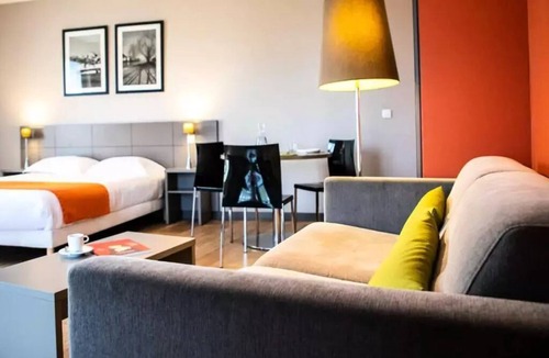 9th Arrondissement Apartment | Hotel Adonis Lyon Dock West - Superior Double Room