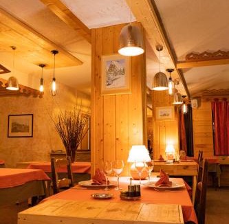 Mont-de-Lans Hotel | Hotel Adret