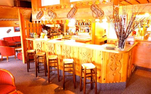Mont-de-Lans Hotel | Hotel Adret