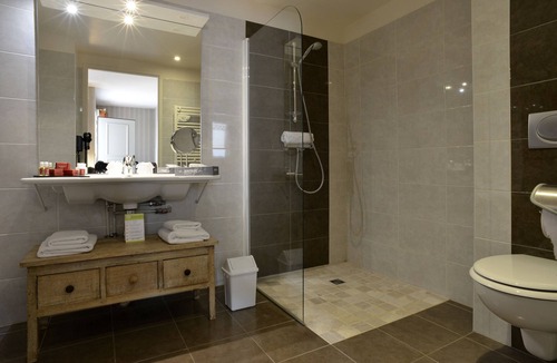 Deauville City Centre Hotel | Hotel Almoria