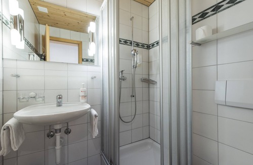 Hofstetten bei Brienz Bed & Breakfast | Hotel Alpenrose beim Ballenberg