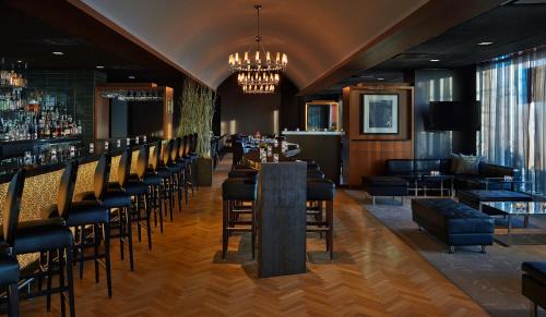 Naperville Hotel | Hotel Arista